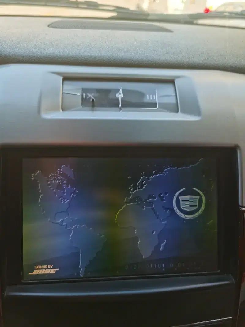 2010 Cadillac Escalade 6.0 Hybrid — миниатюра 20