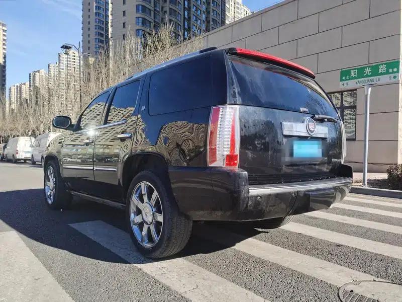 2010 Cadillac Escalade 6.0 Hybrid — миниатюра 5