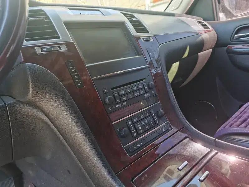 2010 Cadillac Escalade 6.0 Hybrid — миниатюра 9