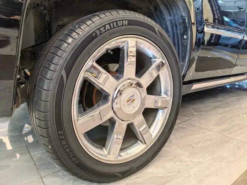 2010 Cadillac Escalade 6.0 Hybrid — миниатюра 12