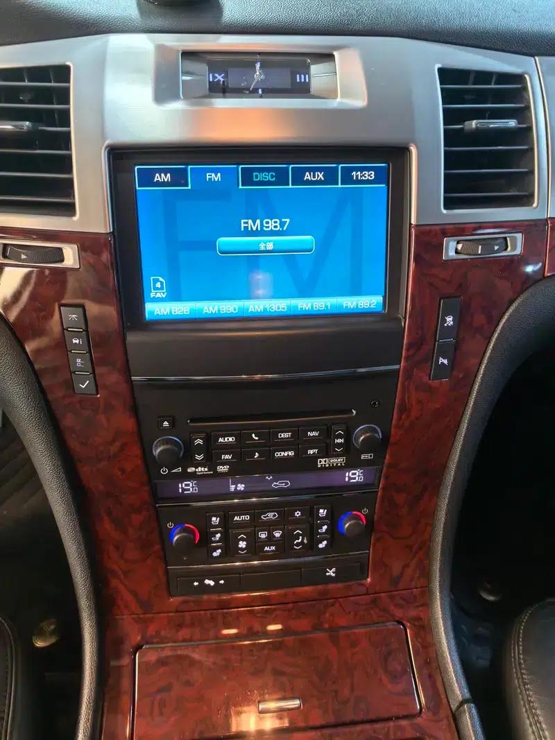 2010 Cadillac Escalade 6.0 Hybrid — миниатюра 15