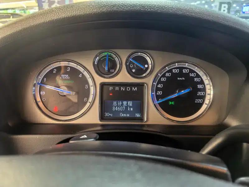2010 Cadillac Escalade 6.0 Hybrid — миниатюра 16
