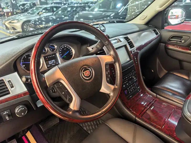 2010 Cadillac Escalade 6.0 Hybrid — миниатюра 17