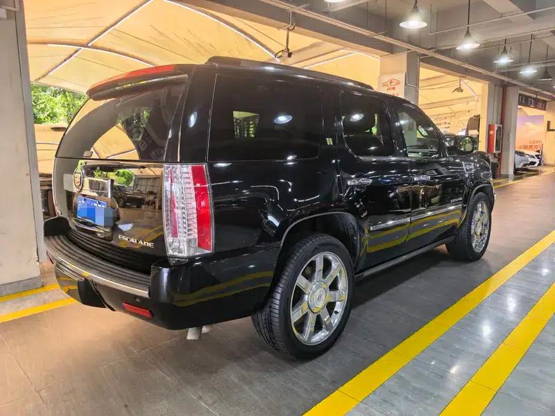 2010 Cadillac Escalade 6.0 Hybrid — миниатюра 6