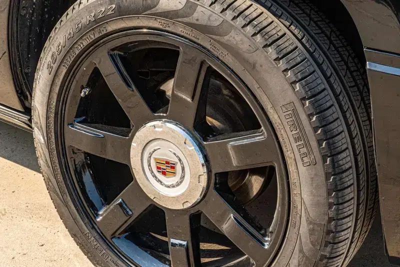 2010 Cadillac Escalade 6.0 Hybrid — миниатюра 16