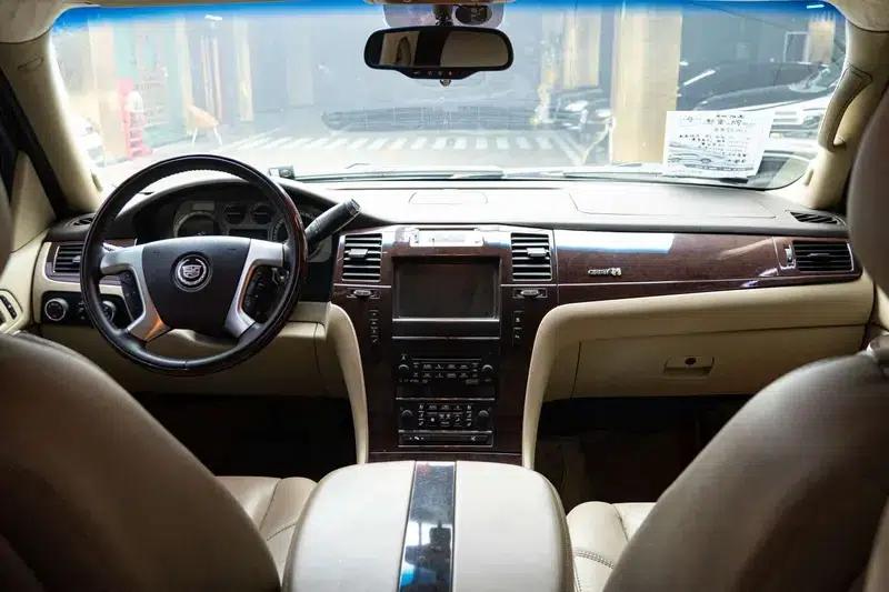 2010 Cadillac Escalade 6.0 Hybrid — миниатюра 23