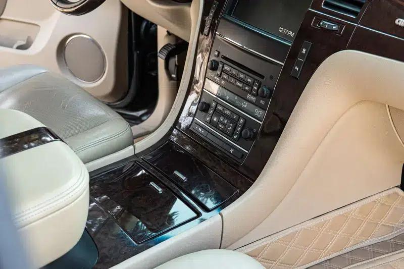 2010 Cadillac Escalade 6.0 Hybrid — миниатюра 24