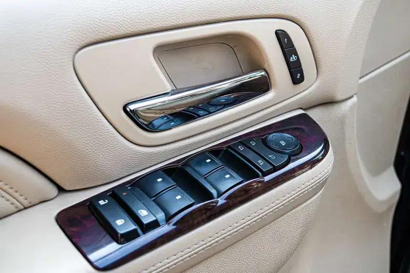 2010 Cadillac Escalade 6.0 Hybrid — миниатюра 31