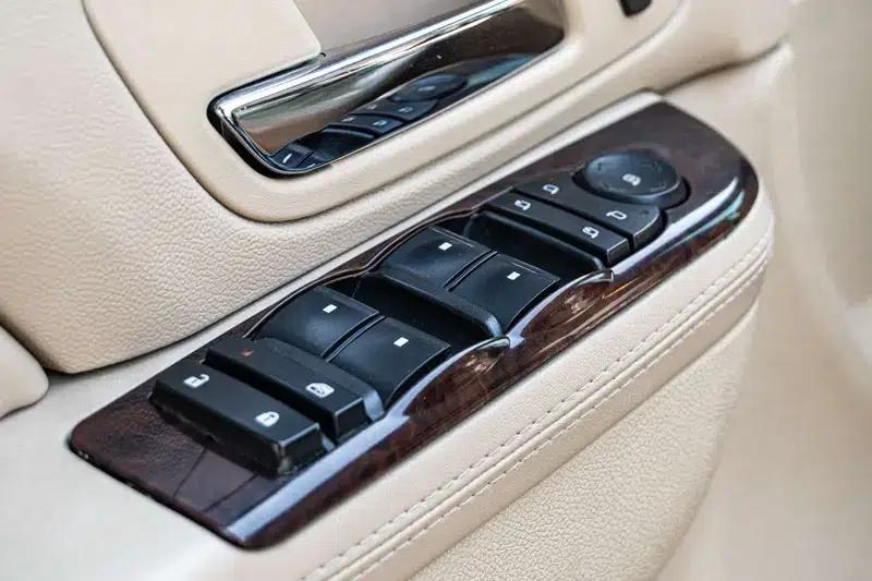 2010 Cadillac Escalade 6.0 Hybrid — миниатюра 34