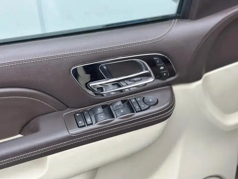 2013 Cadillac Escalade ESV Platinum Edition Extended Wheelbase — миниатюра 12