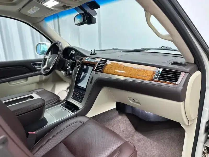 2013 Cadillac Escalade ESV Platinum Edition Extended Wheelbase — миниатюра 24