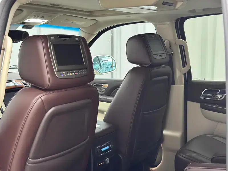 2013 Cadillac Escalade ESV Platinum Edition Extended Wheelbase — миниатюра 42