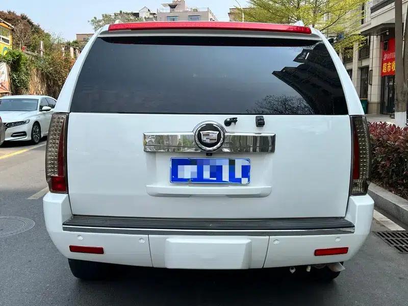 2010 Cadillac Escalade 6.0 Hybrid — миниатюра 5