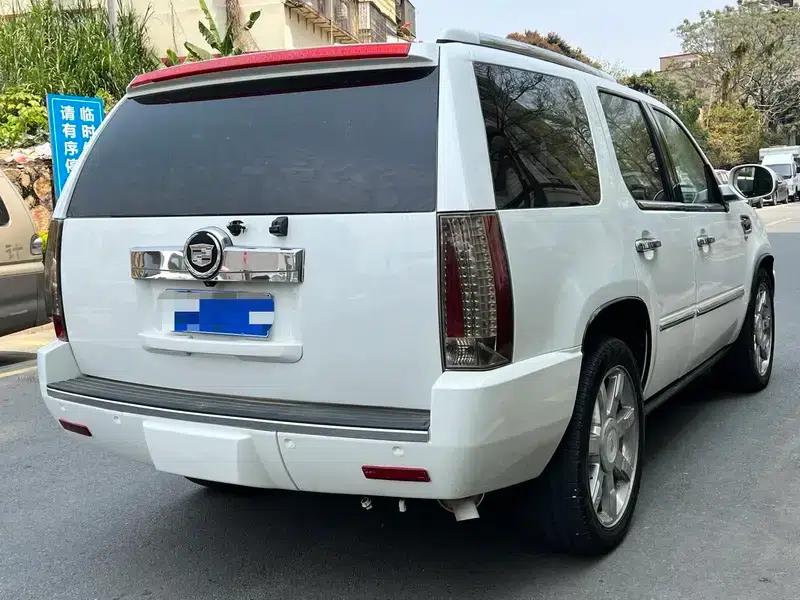 2010 Cadillac Escalade 6.0 Hybrid — миниатюра 6