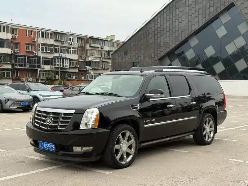 2011 Cadillac Escalade 6.2L Automatic 4WD 4-Seater Factory Custom Edition — миниатюра 1