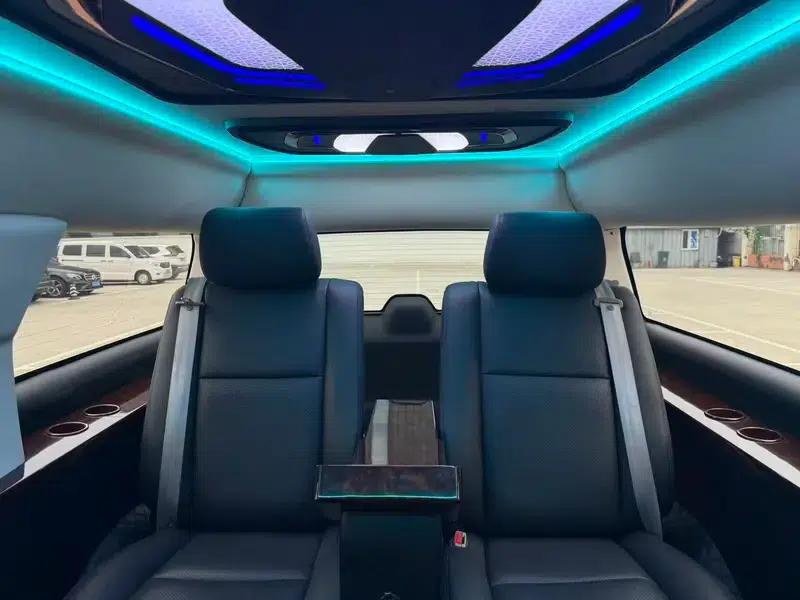 2011 Cadillac Escalade 6.2L Automatic 4WD 4-Seater Factory Custom Edition — миниатюра 18