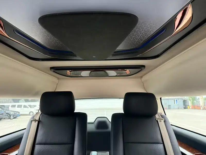2011 Cadillac Escalade 6.2L Automatic 4WD 4-Seater Factory Custom Edition — миниатюра 19