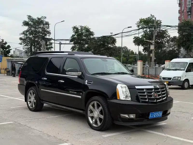 2011 Cadillac Escalade 6.2L Automatic 4WD 4-Seater Factory Custom Edition — миниатюра 3