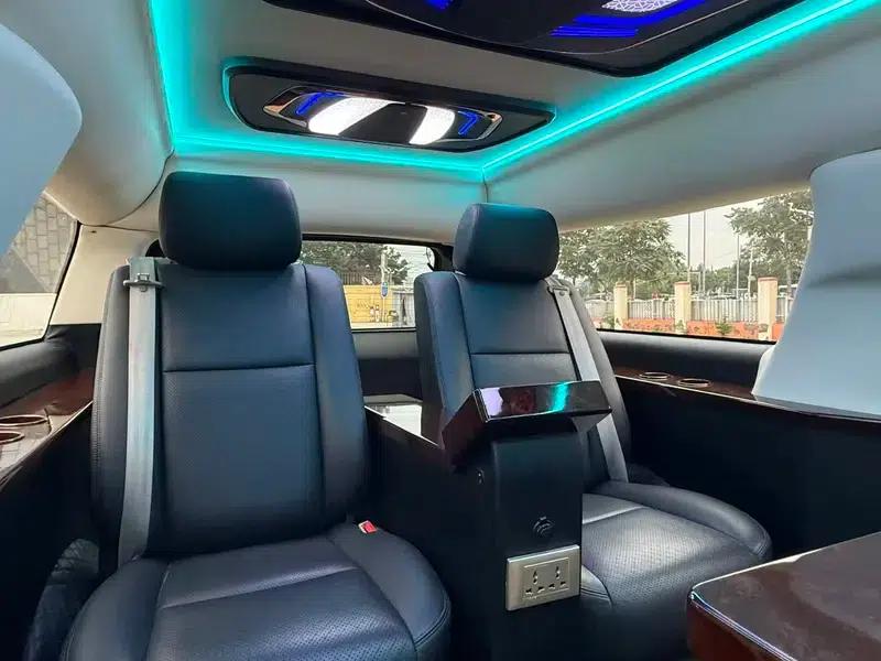 2011 Cadillac Escalade 6.2L Automatic 4WD 4-Seater Factory Custom Edition — миниатюра 26
