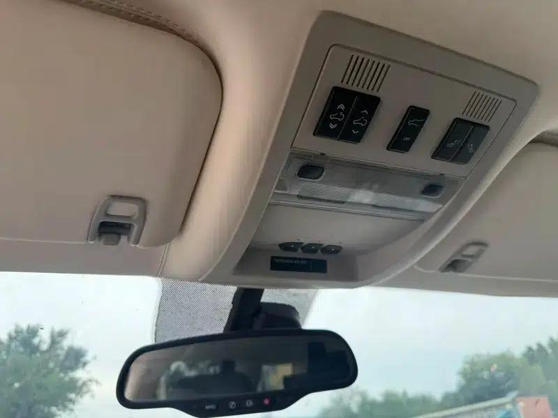 2011 Cadillac Escalade 6.2L Automatic 4WD 4-Seater Factory Custom Edition — миниатюра 9