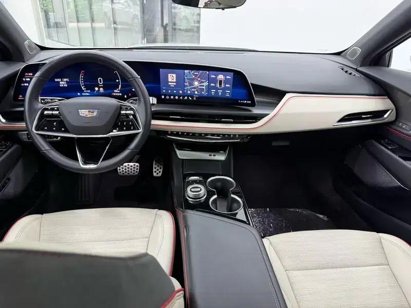 2023 Cadillac GT4 25T Premium — миниатюра 16
