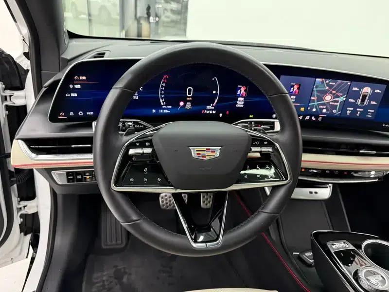 2023 Cadillac GT4 25T Premium — миниатюра 17