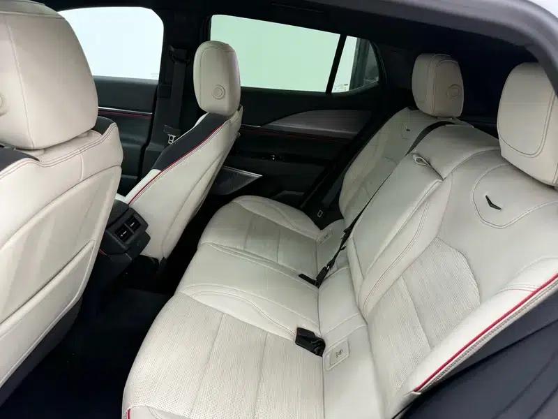2023 Cadillac GT4 25T Premium — миниатюра 20