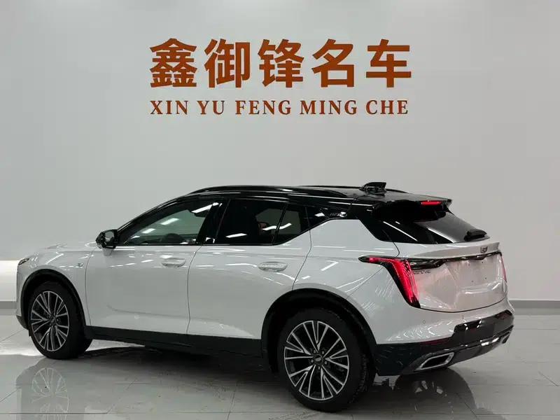 2023 Cadillac GT4 25T Premium — миниатюра 4