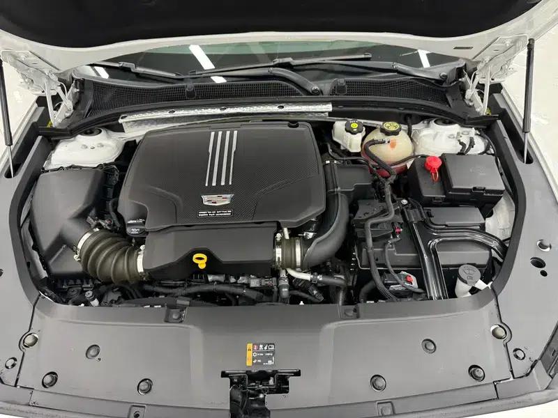 2023 Cadillac GT4 25T Premium — миниатюра 8