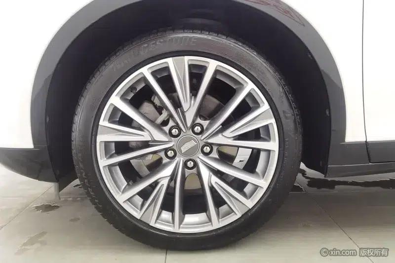 2023 Cadillac GT4 25T Luxury — миниатюра 11
