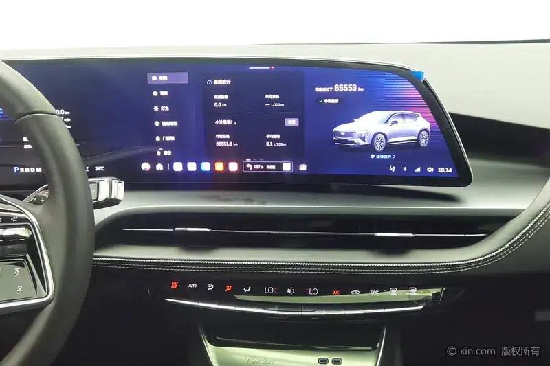 2023 Cadillac GT4 25T Luxury — миниатюра 13