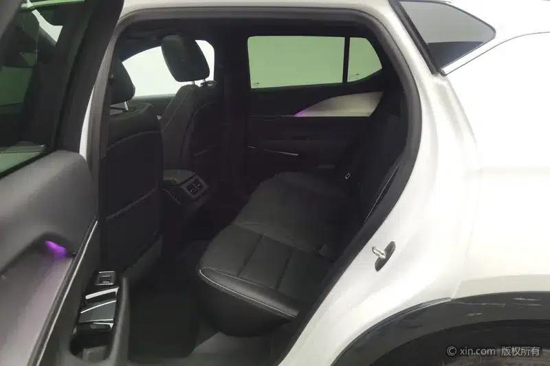 2023 Cadillac GT4 25T Luxury — миниатюра 20