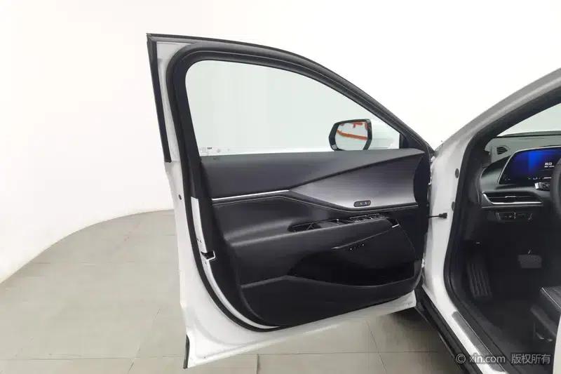 2023 Cadillac GT4 25T Luxury — миниатюра 22