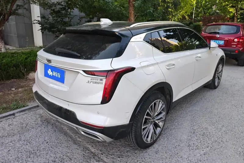 2023 Cadillac GT4 25T Luxury — миниатюра 3