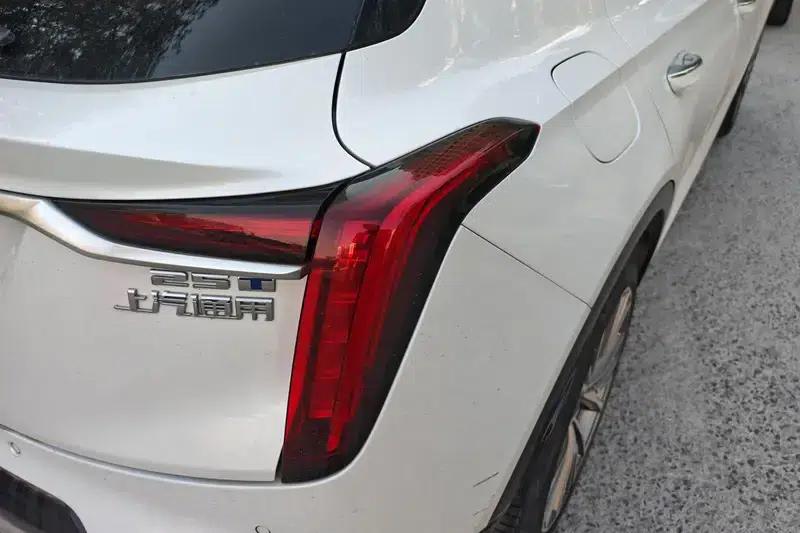 2023 Cadillac GT4 25T Luxury — миниатюра 5