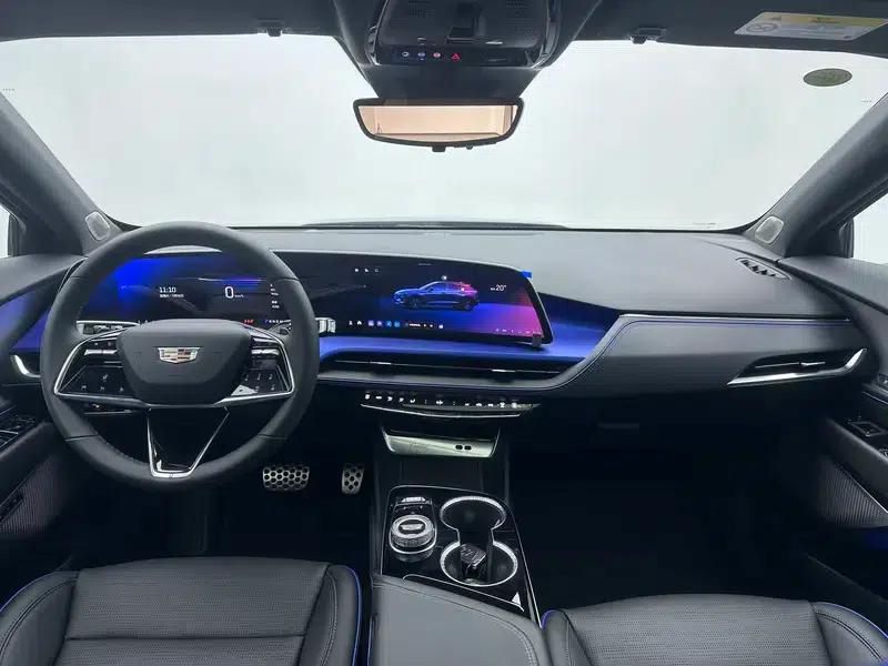 2023 Cadillac GT4 25T Premium — миниатюра 14