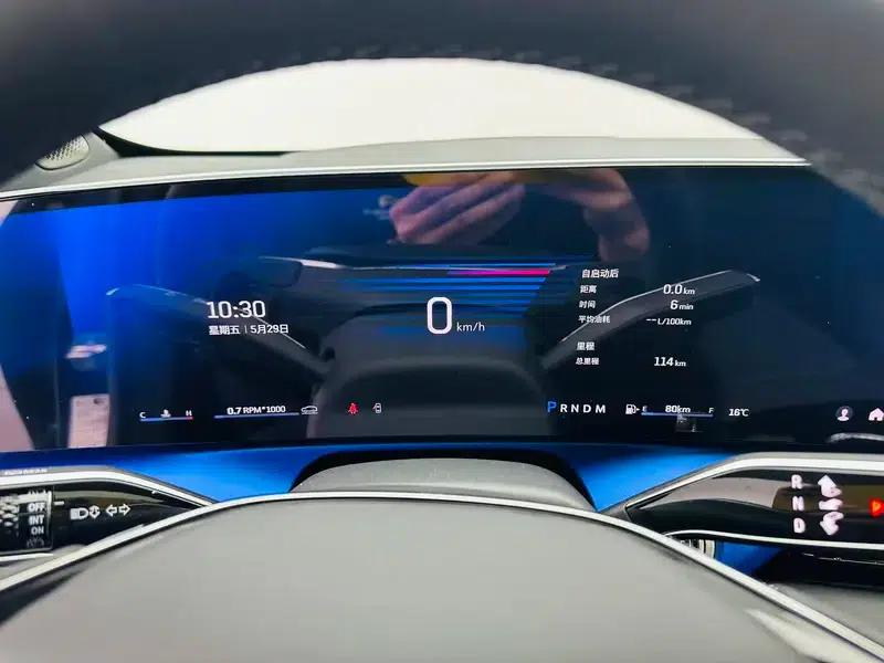 2023 Cadillac GT4 25T Premium — миниатюра 15