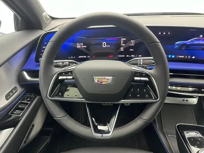 2023 Cadillac GT4 25T Premium — миниатюра 16