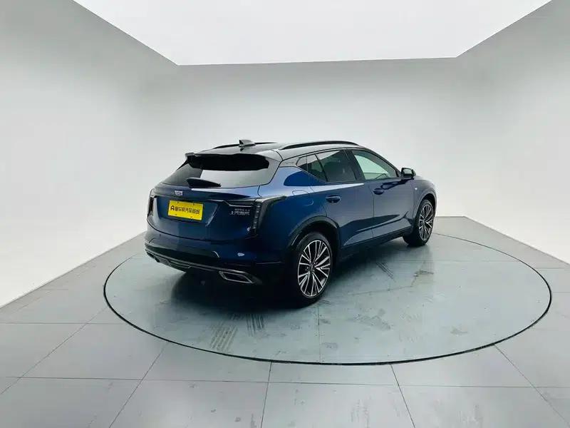 2023 Cadillac GT4 25T Premium — миниатюра 7