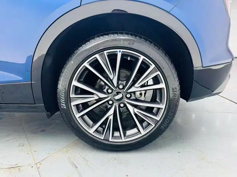 2023 Cadillac GT4 25T Premium — миниатюра 9