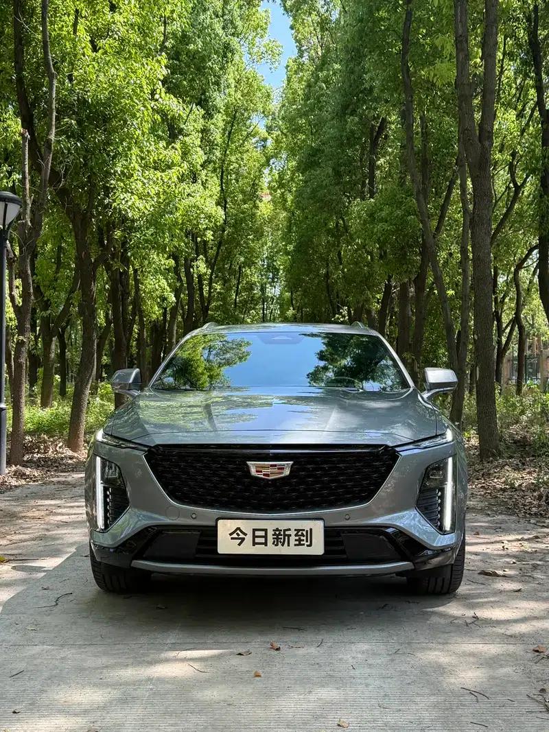 2023 Cadillac GT4 25T Premium — миниатюра 2
