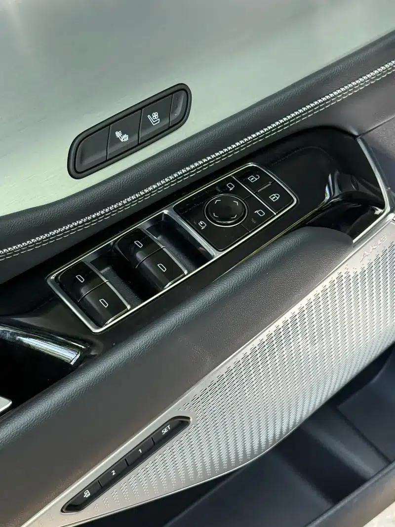 2023 Cadillac GT4 25T Premium — миниатюра 11