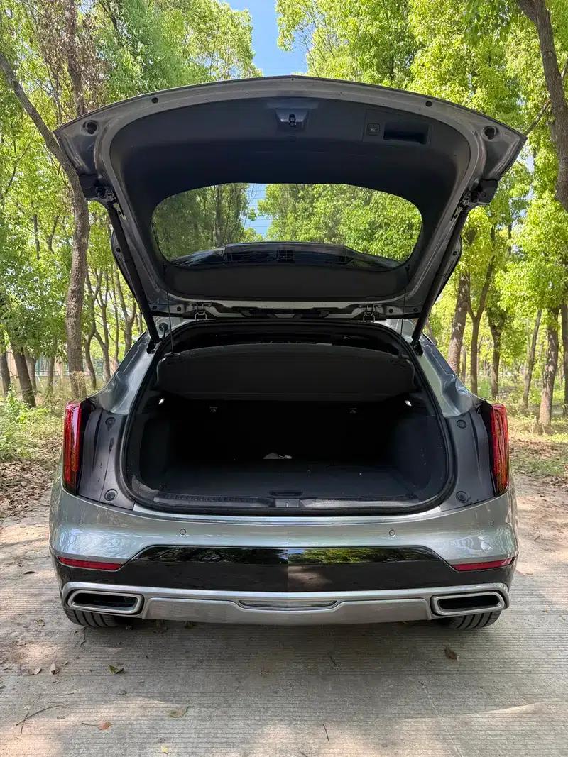 2023 Cadillac GT4 25T Premium — миниатюра 5