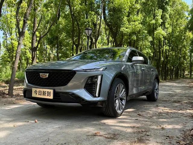 2023 Cadillac GT4 25T Premium