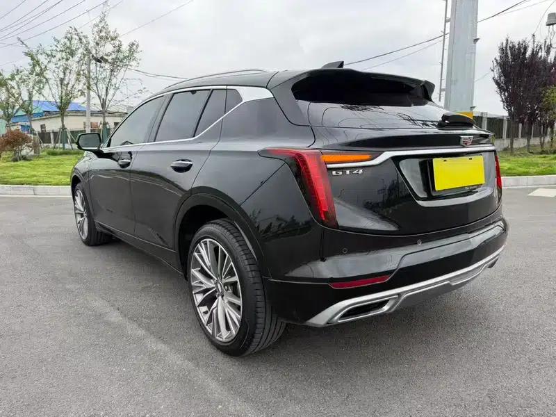 2023 Cadillac GT4 25T Luxury — миниатюра 4
