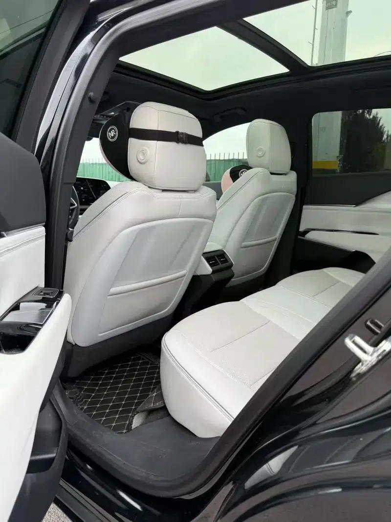 2023 Cadillac GT4 25T Luxury — миниатюра 9