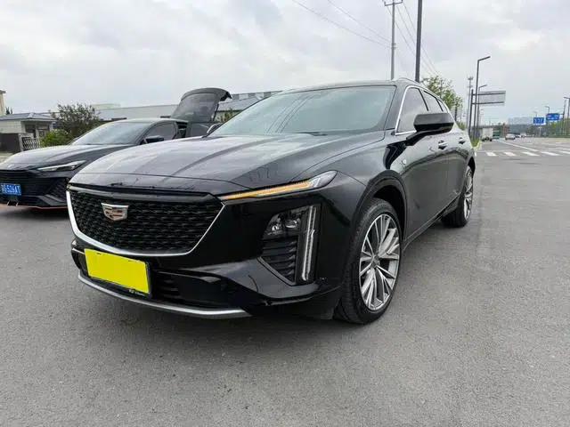 2023 Cadillac GT4 25T Luxury