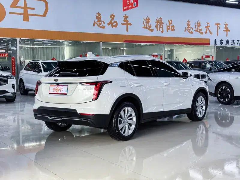 2023 Cadillac GT4 25T Luxury Edition — миниатюра 4