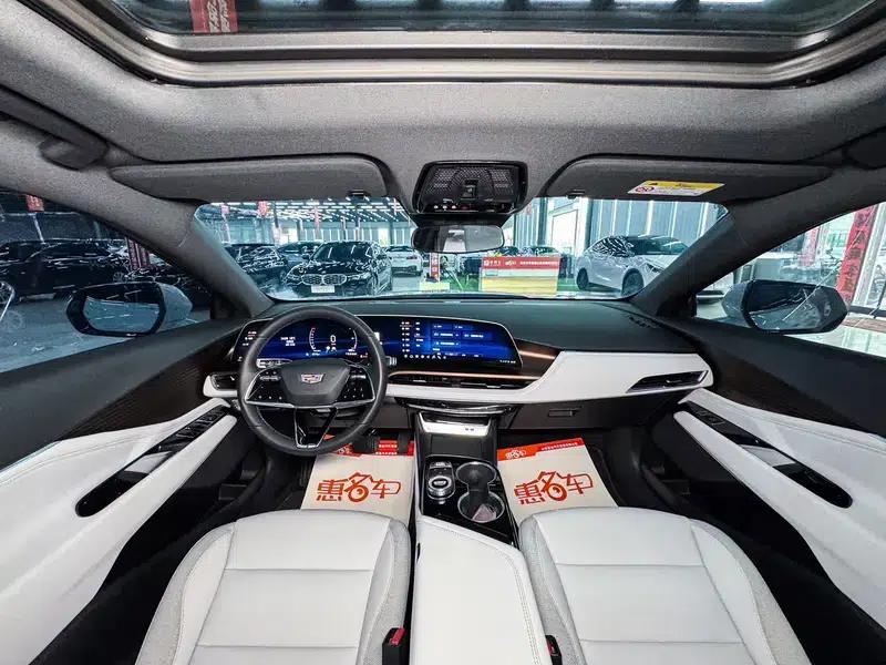 2023 Cadillac GT4 25T Luxury Edition — миниатюра 10