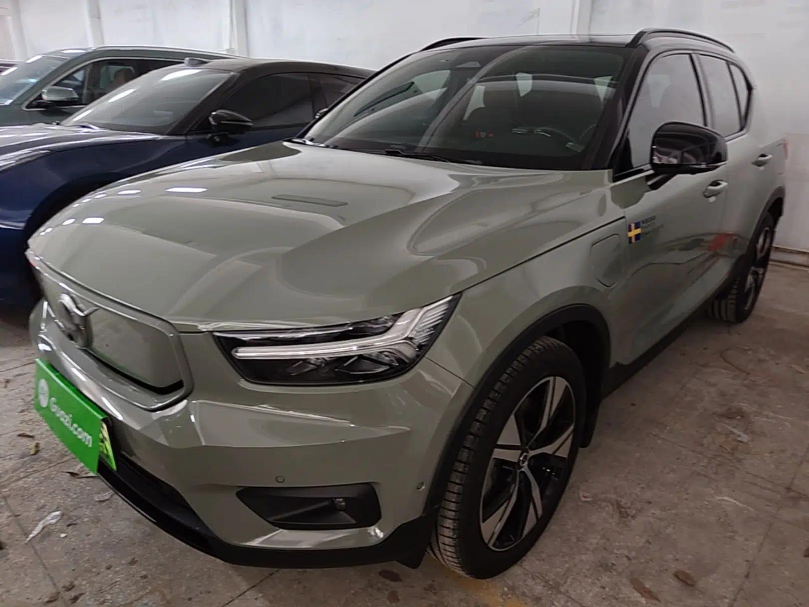 Volvo XC40 New Energy 2022 Long-Range PRO Version — миниатюра 1